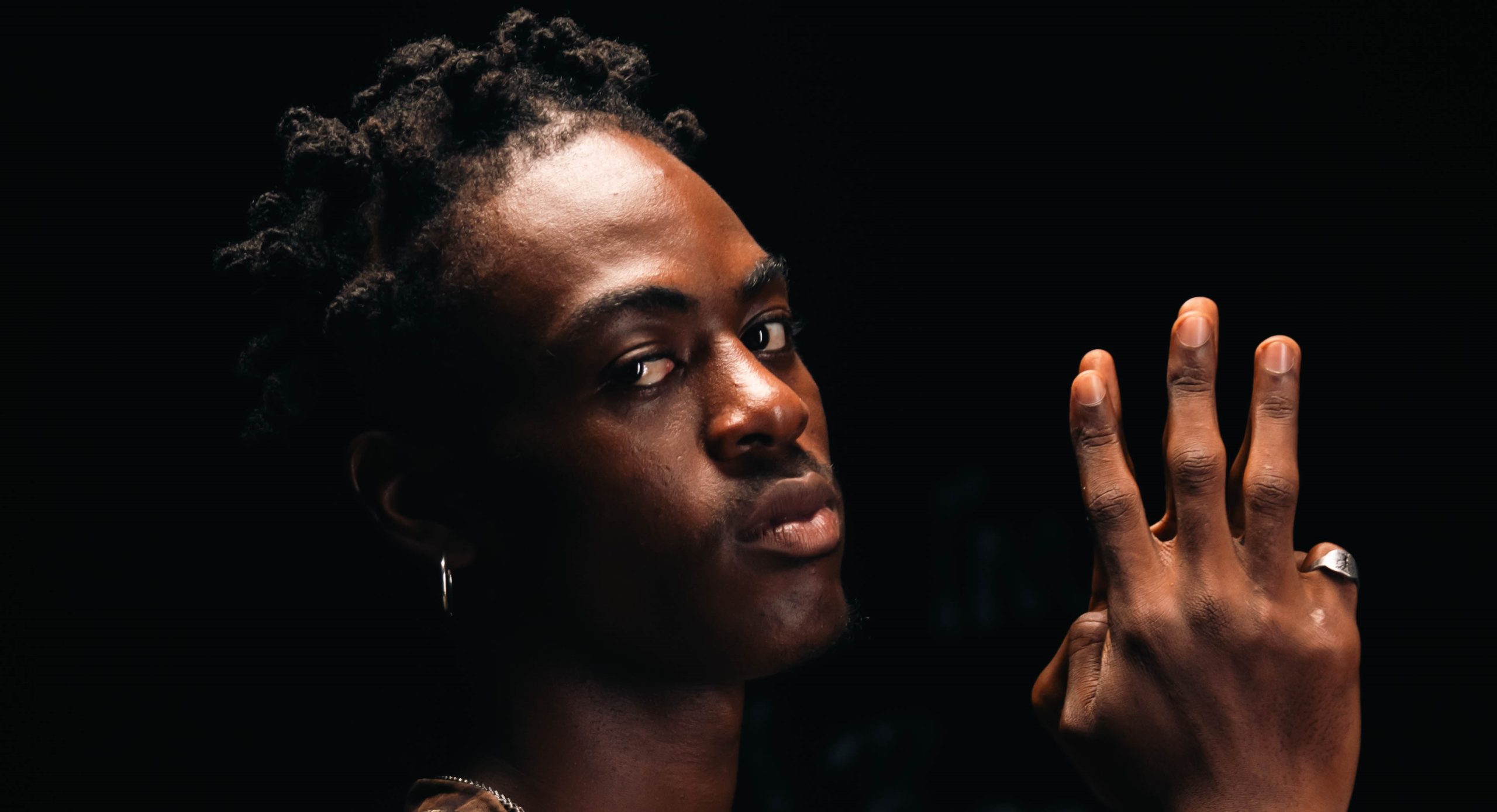 AlorG Unveils “Down I’m A Rebel,” His Powerful Debut EP - Blakkpepper.net